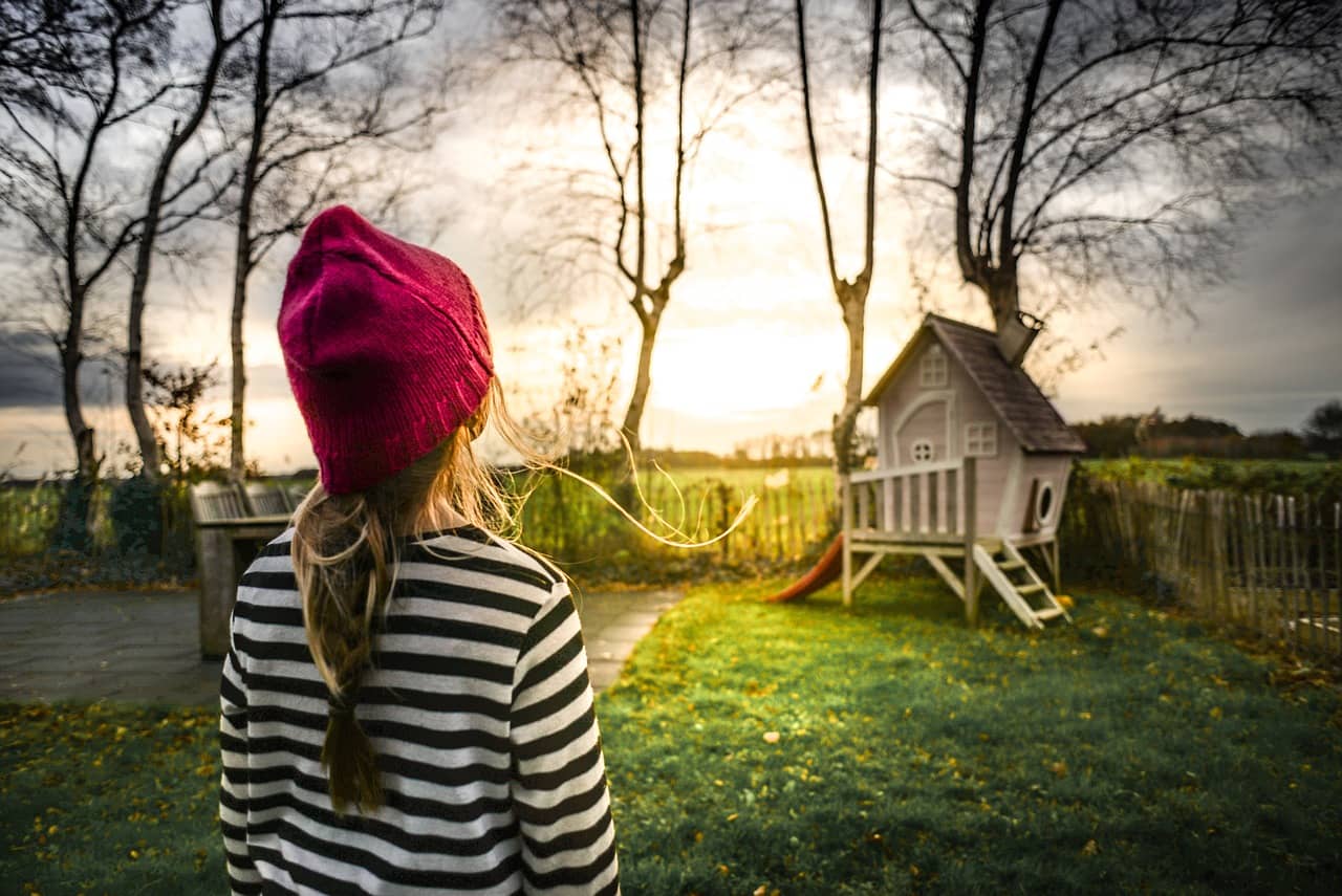 Créer un espace de jeux sécurisé pour les enfants dans le jardin